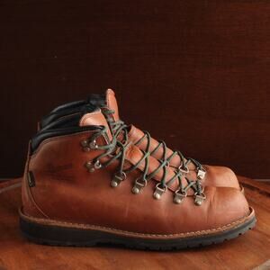 Danner Boots Mens Size 10.5 EE Cedar Brown Mountain Pass Leather Hiking Gorpcore